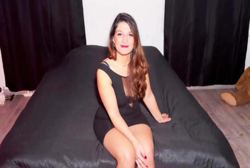 JATV.25.04.15 这位拥有令人难以置信的 90C 天然乳房 lola leda