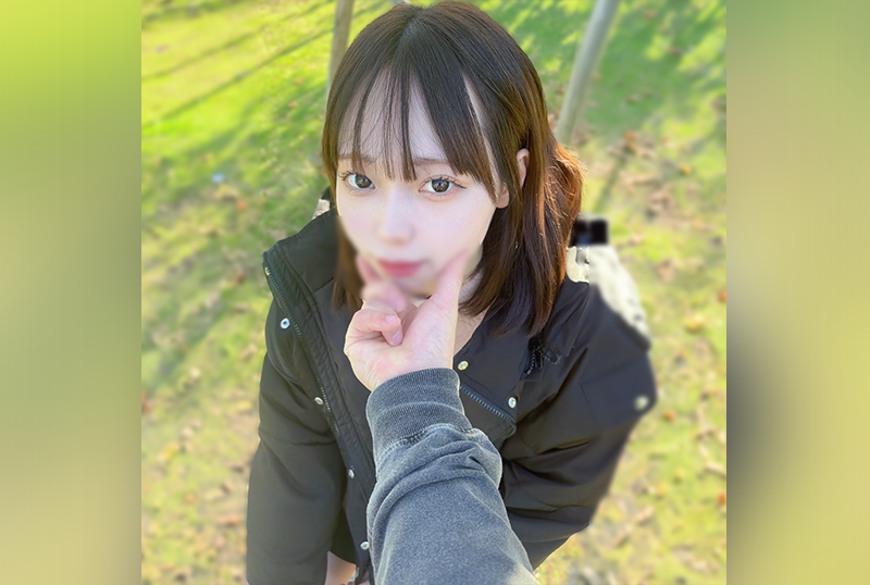 FC2-4671528 长得像偶像说话可爱的本地少女，她面容美丽，但她却非常敏感，以至于会疯狂地喷水。给了她两次中出。 素人