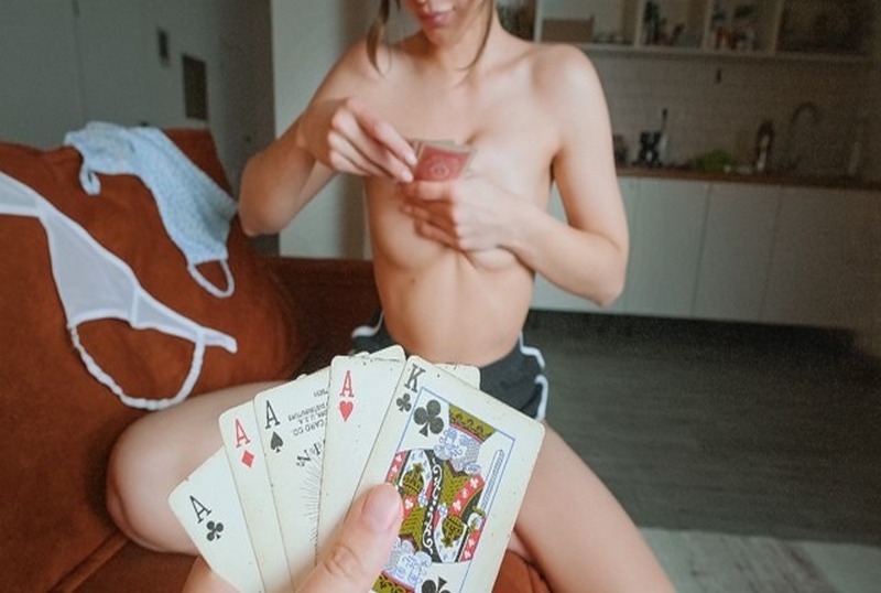 POUB-8441 继妹打牌把自己的屄给输了 MayaLis