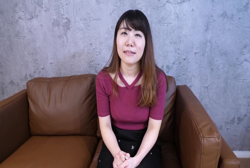 FC2-1814099 在银行的第二年的OL。柔和的氛围让人难以想象会产生淫荡的性爱！ 素人