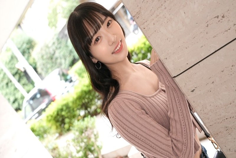 SIRO-5462 【初拍】一位在豪华酒店工作的温柔美女。她其实是一个暗恋的淫荡女孩，对任何色情的东西都非常感兴趣。 素人