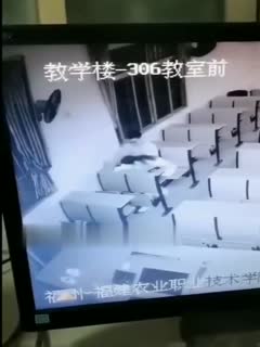 【网曝门】福建农业职业技术学院-306教室学生口交门，校内监控独家流出